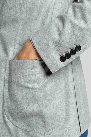 Dettaglio tasca doppia impuntura - Zero Light Grey Woollen Flannel Jacket Eduardo De Simone