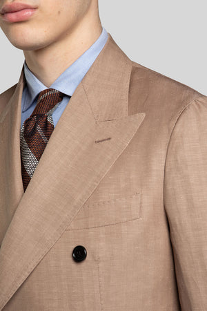 Shoulder, lapel and chest pocket details of Yamato Silk Touch Suit