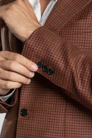 Sleeve's detail of Zero Rust Guncheck Jacket